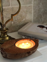 Load image into Gallery viewer, Coconut Husk Candle